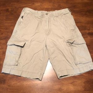 Men’s khaki cargo shorts